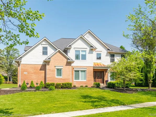 22139 Barclay Dr, Novi, MI 48374