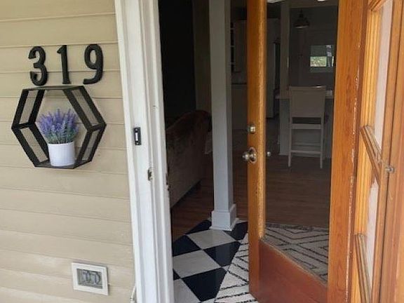 4th image of 319 N Barlow St