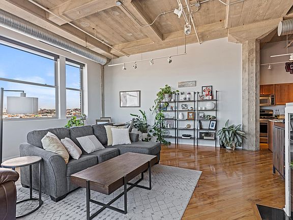 2nd image of 2107 Grand 1005 Blvd