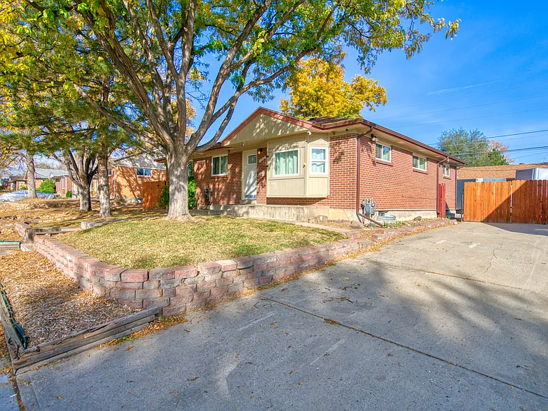 1067 E 111th Pl — Photo 11