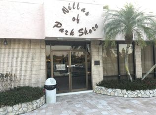575 Park Shore Dr, Naples, FL 34103