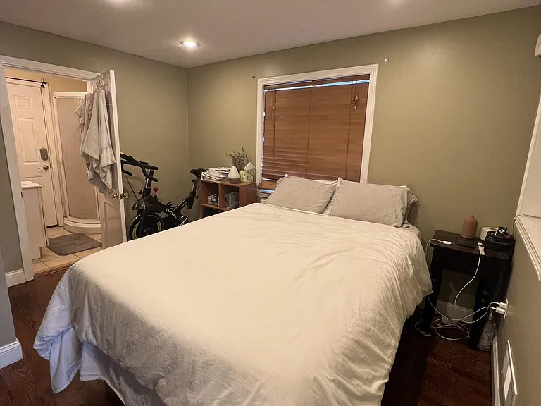 737 Somerville Ave — Photo 3