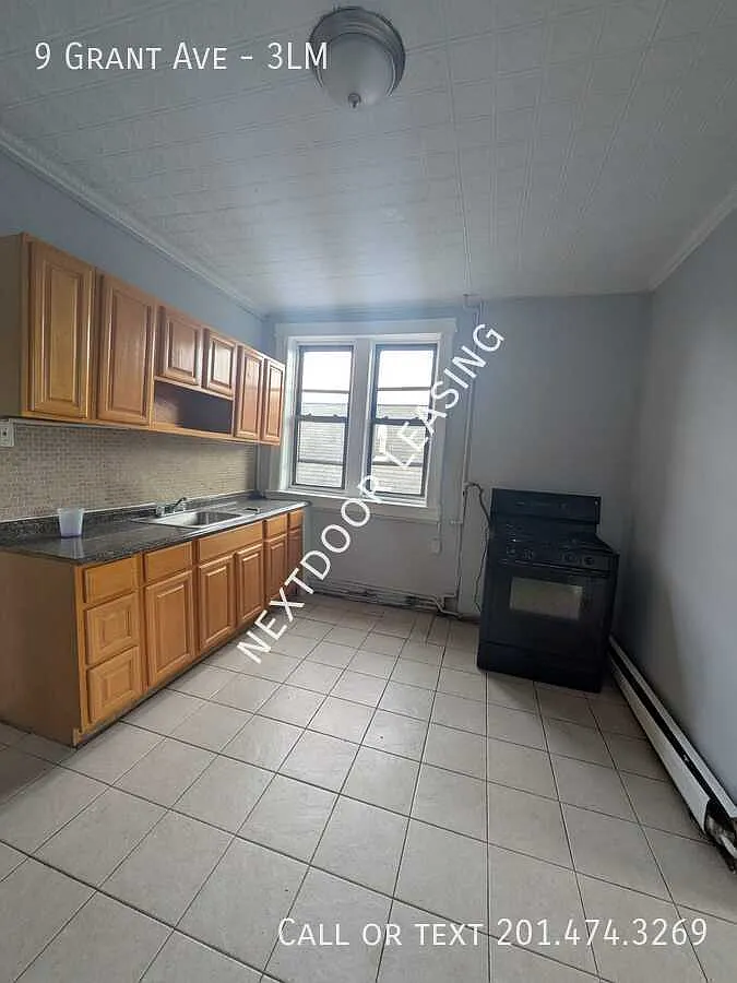 9 Grant Ave — Photo 2