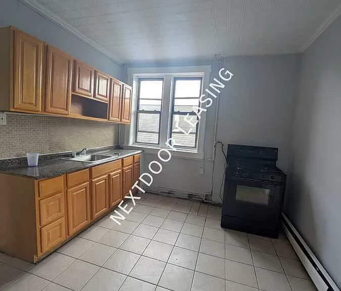 9 Grant Ave #3LM — Photo 2