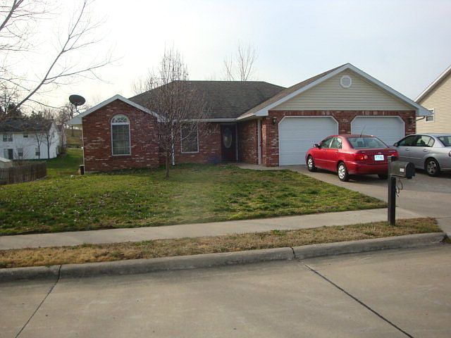 1st image of 3819 Buckingham Park