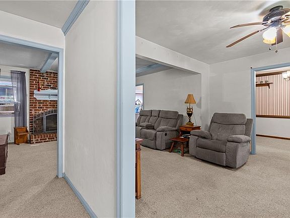 2nd image of 2824 Augusta Cir