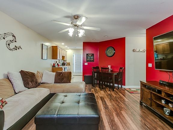4th image of 412 Stratford Ct #0