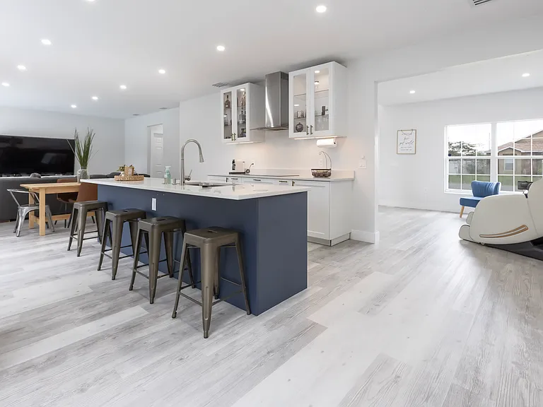 1146 Perpignan Ct — Photo 8