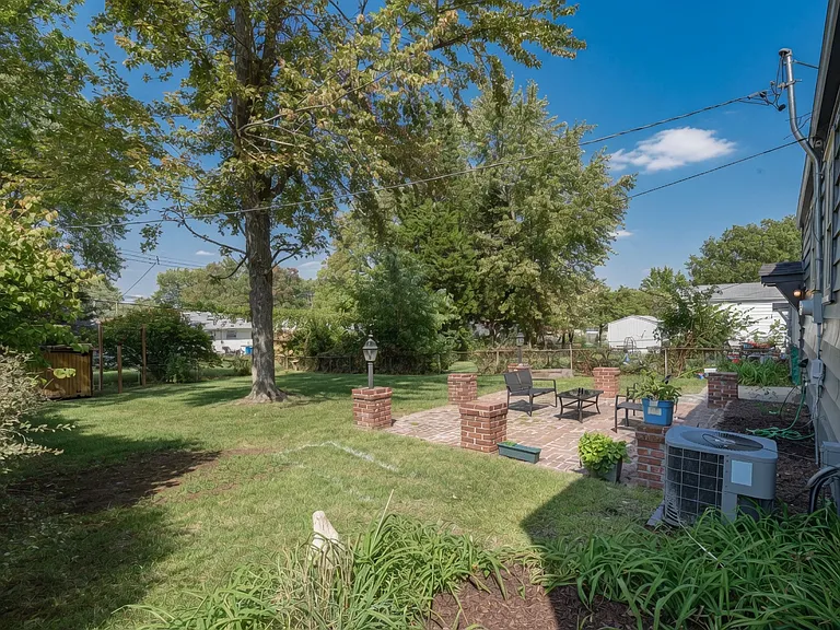 4423 Vance Ave — Photo 36