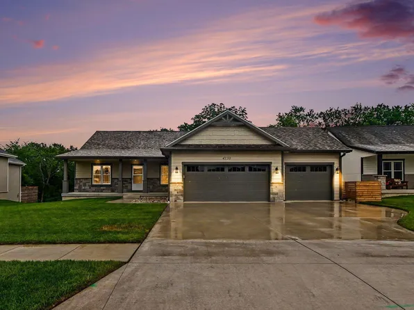 4330 SW Lakeside Dr, Topeka, KS 66610