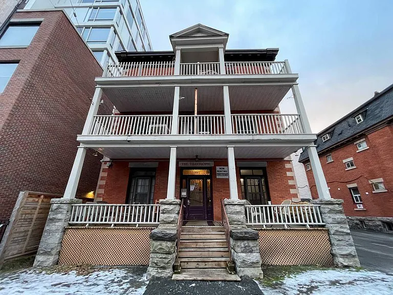 362 Friel St — Photo 33