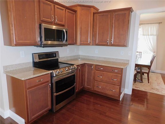 5th image of 40 Villa Oaks Cir