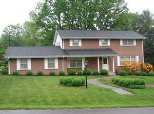495 Dogwood Ln, Christiansburg, VA 24073