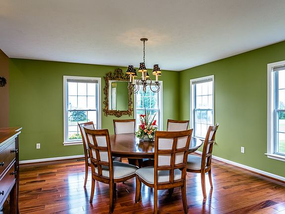 3rd image of 5910 Foxcroft Dr