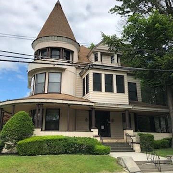 1st image of 275 Pawling Ave