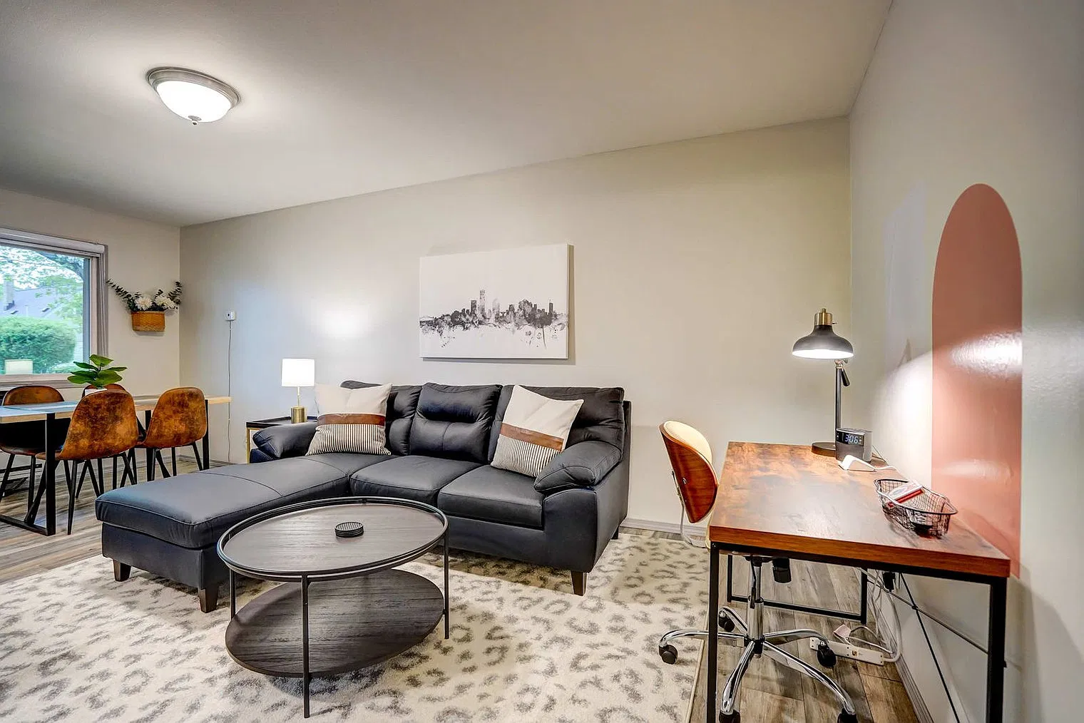 1 bed, 1.0 bath, 441 sqft, $1,880 — Photo 2