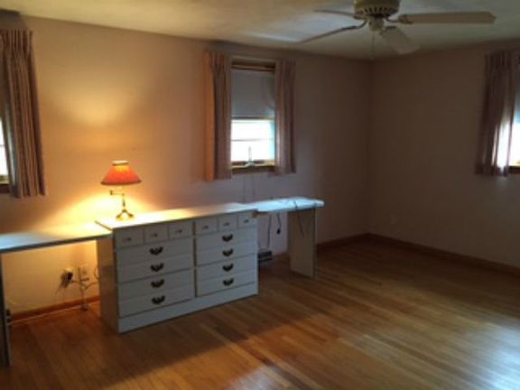 5th image of 220 Durrell St