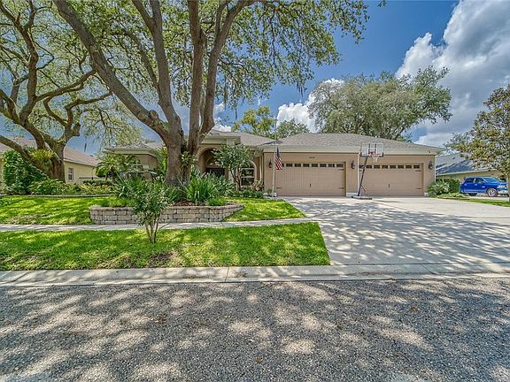 3rd image of 10134 Paddock Oaks Dr