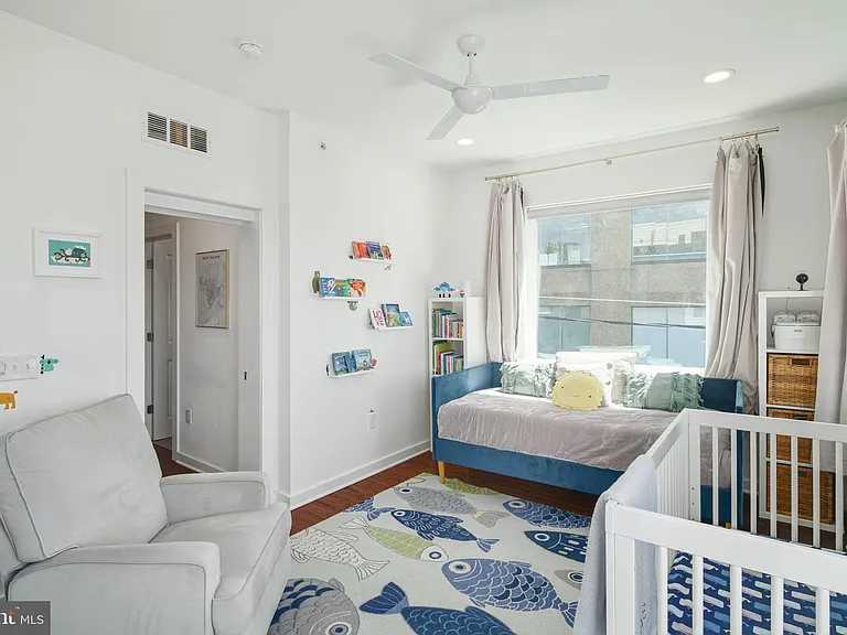 159 E Allen St #1 — Photo 32