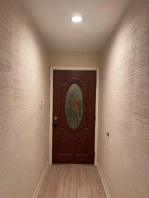 3 bed, 2.0 bath, 1429 sqft, $1,850 — Photo 3
