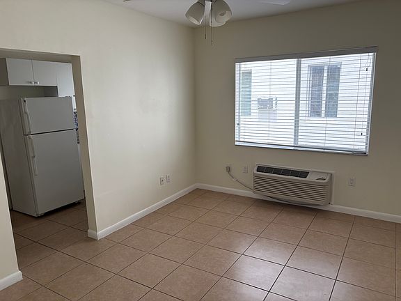 4th image of 826 SW 6th St