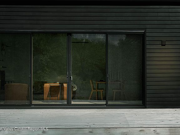 3rd image of 3 Schoolhouse Road