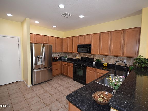 3rd image of 28319 N DESERT NATIVE Street