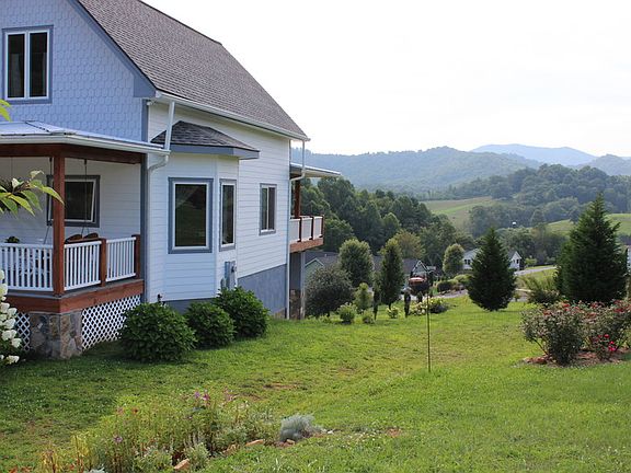 To the West; Dining @ Bay Window views