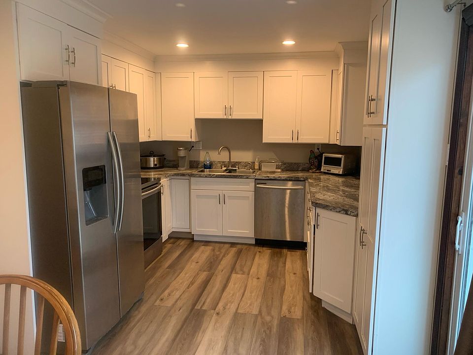 1st image of 21 Deerleap Pl