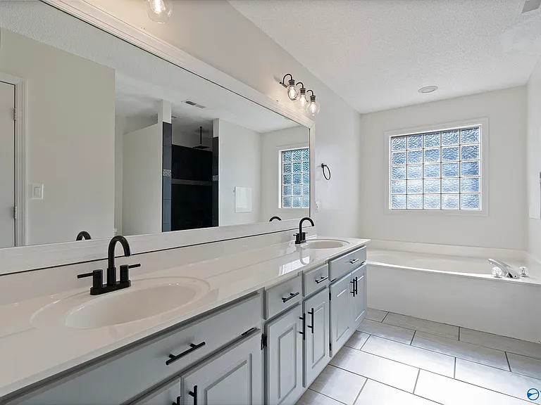 101 Cedar Hollow Ct — Photo 10