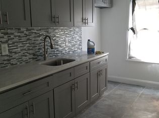 10970 204th St, Saint Albans, NY 11412