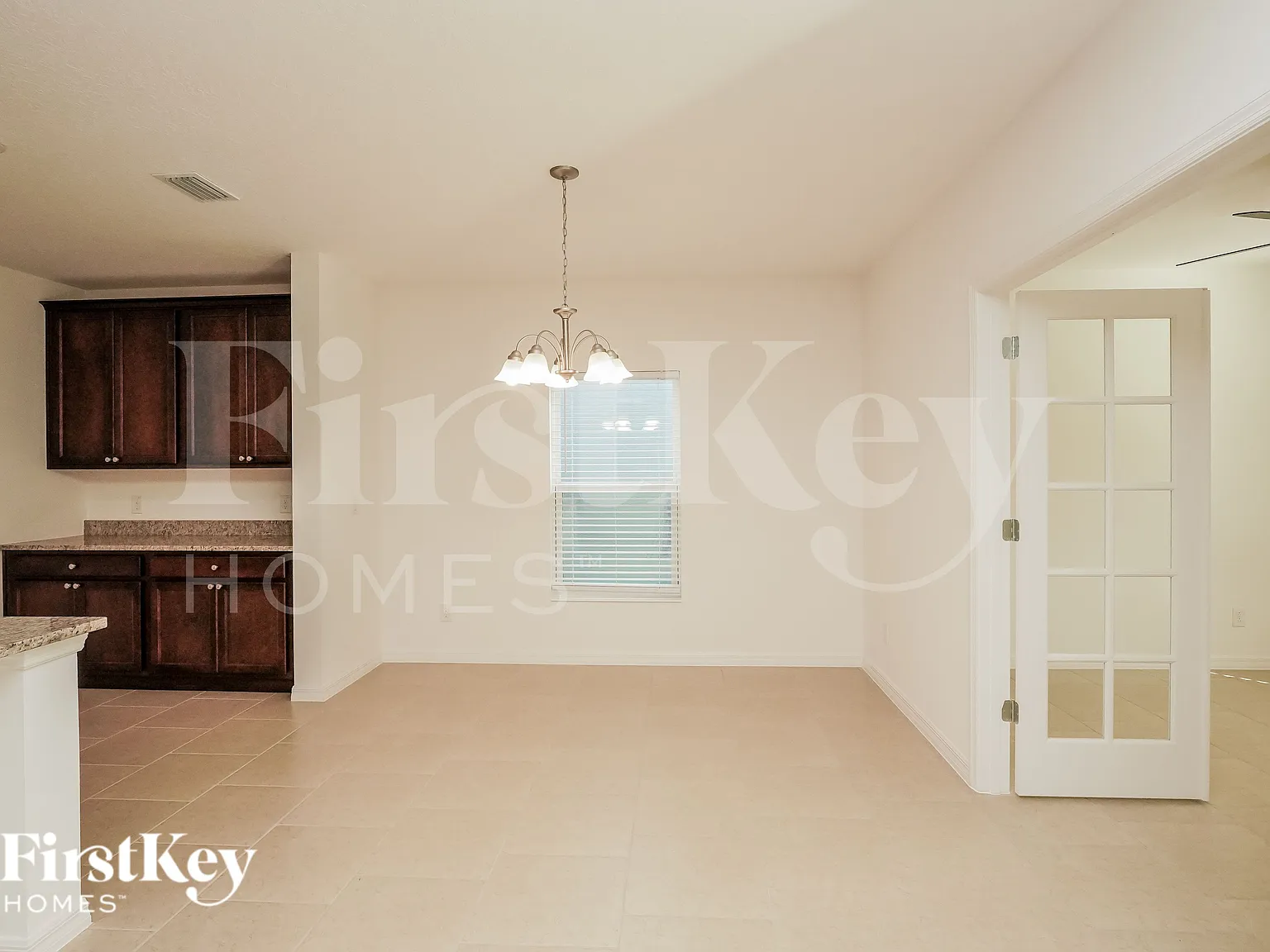 4 bed, 2.5 bath, 2536 sqft, $2,605 — Photo 3