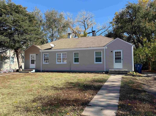 wichita-kansas-443187045 picture