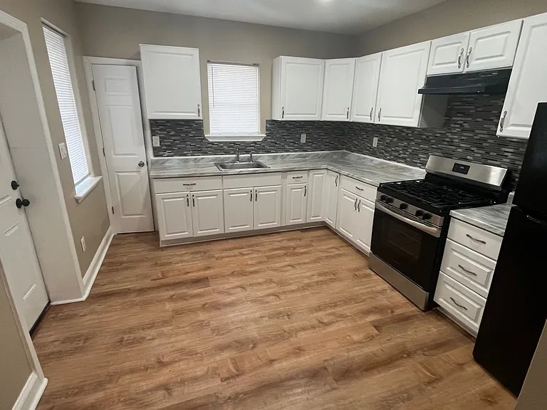 102 Cuyler Ave #1 — Photo 2