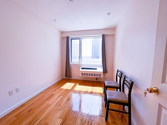 4th image of 37-20 Prince St Floor 8