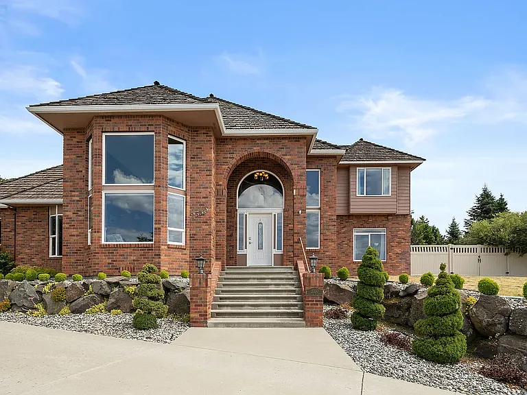 2330 Fancher Heights Blvd — Photo 2