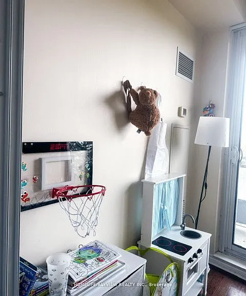 18 Holmes Ave #501 — Photo 15