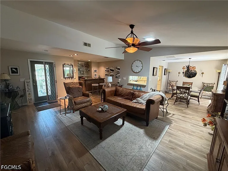 5883 Sand Oak Dr — Photo 2