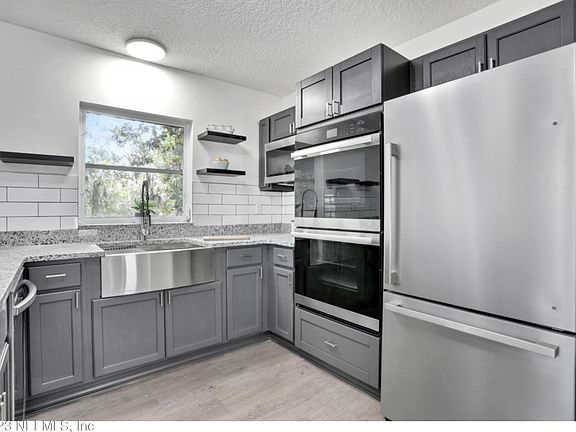 3rd image of 8266 SANLANDO Avenue