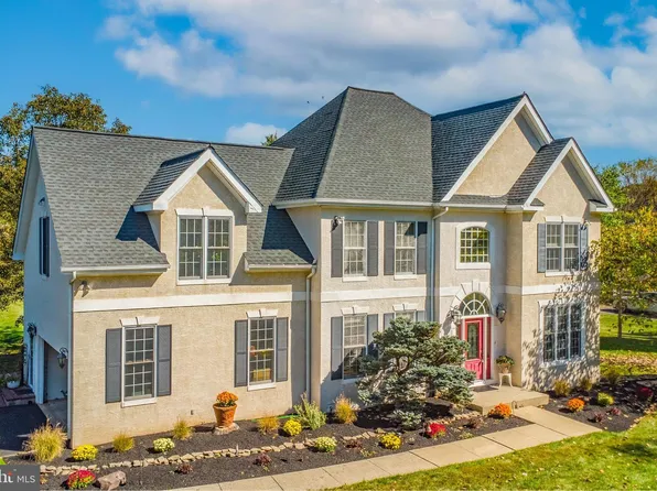 809 Hidden Forest Dr, Collegeville, PA 19426