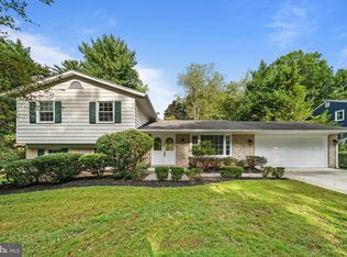 11905 Ambleside Dr, Potomac, MD 20854