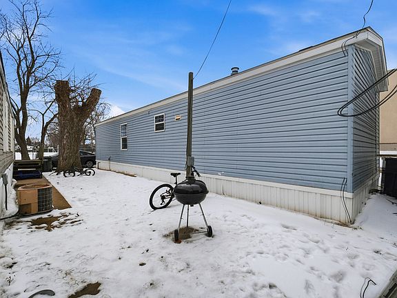 3rd image of 815 E Oakton St #311