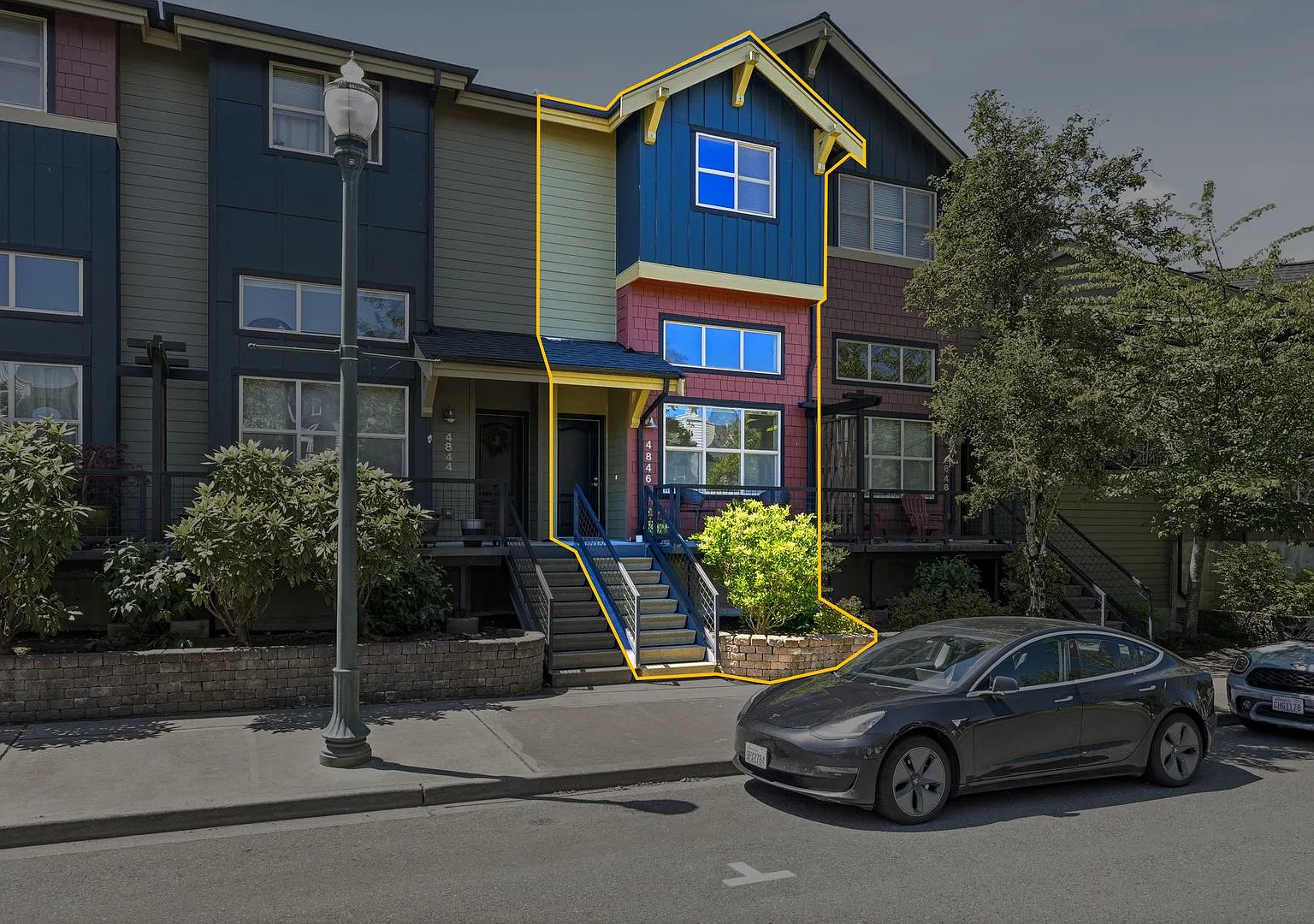 Spacious 2BR/2.5BA Harbour Pointe Townhome with Garage — Photo 3
