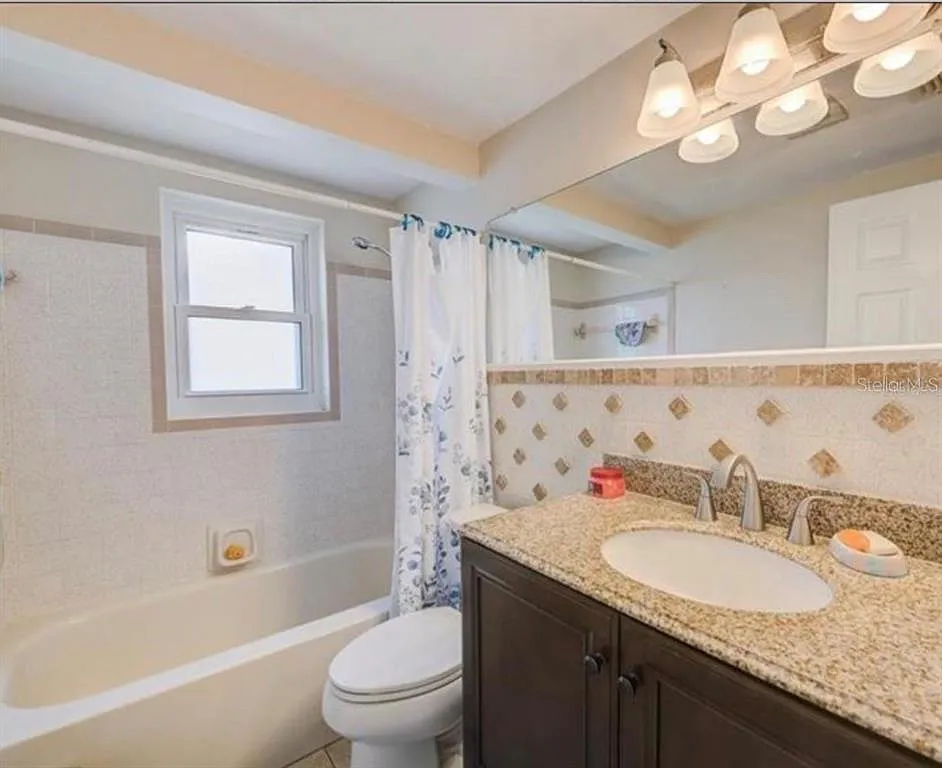 3 bed, 2.0 bath, 1484 sqft, $1,900 — Photo 2