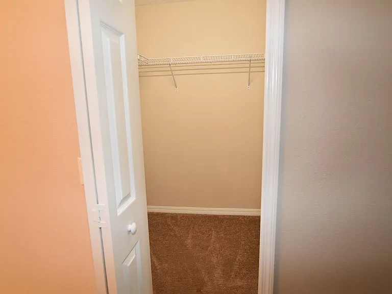 527 Bristol Cir — Photo 20