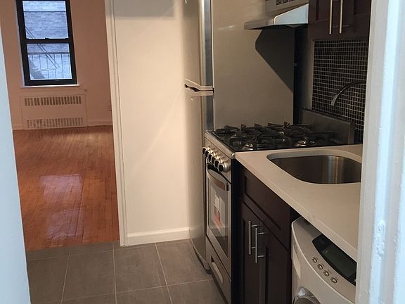 4th image of 1332 3rd Ave APT 3B