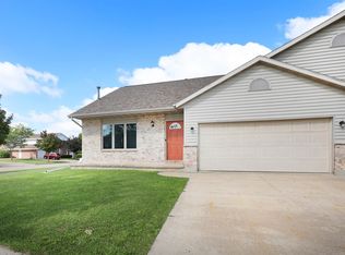 606 S John St, Kimberly, WI 54136