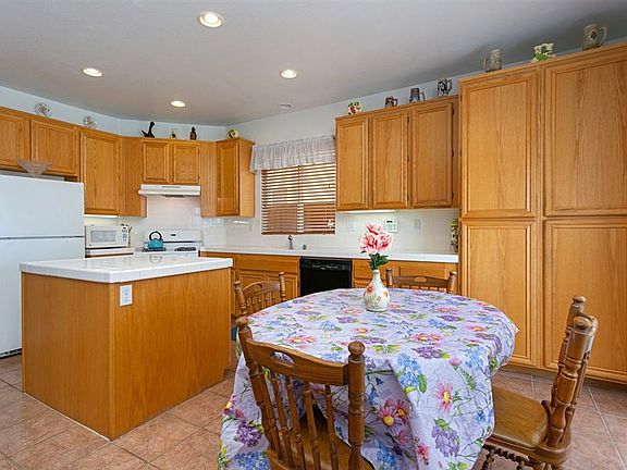 3rd image of 4972 El Mirlo Dr