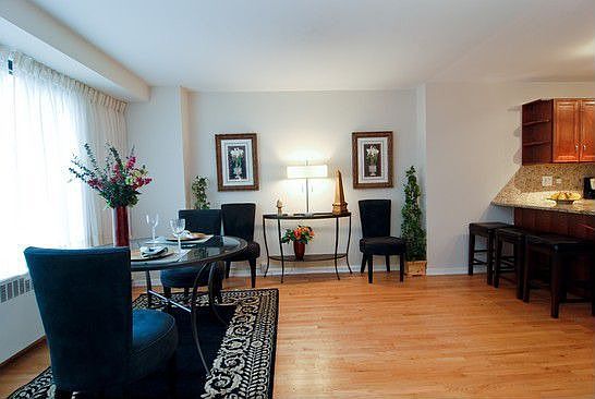 4th image of 1540 N State Pkwy APT 3A