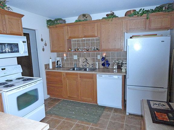 5th image of 8820 Douglas Cir